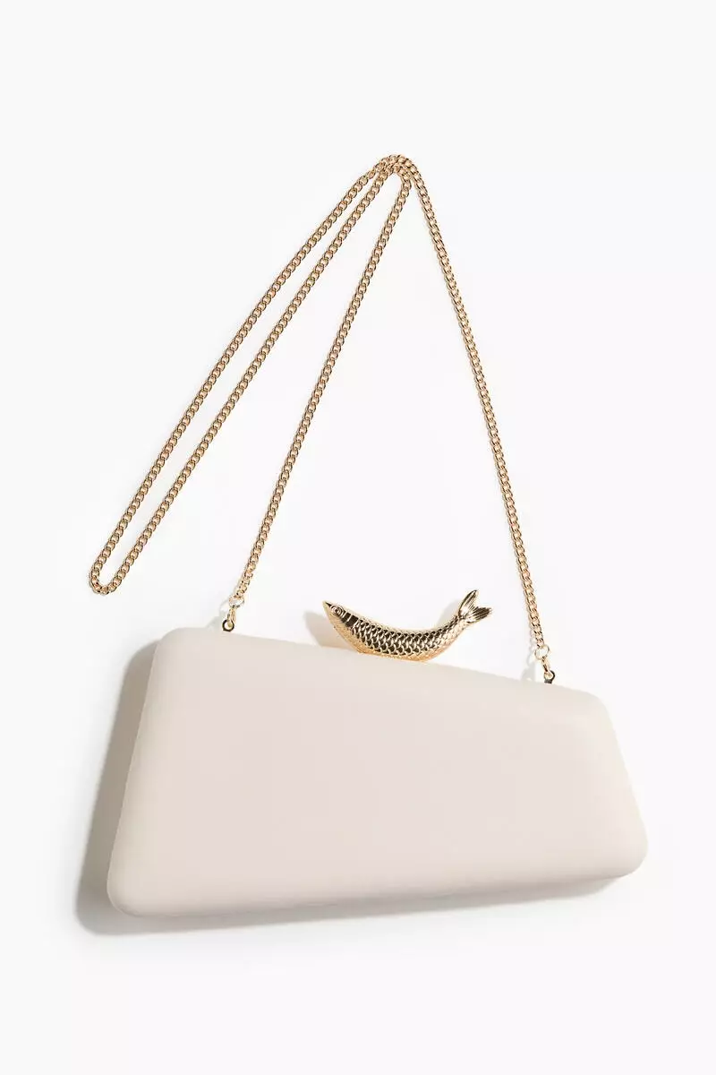 Asymmetric clutch