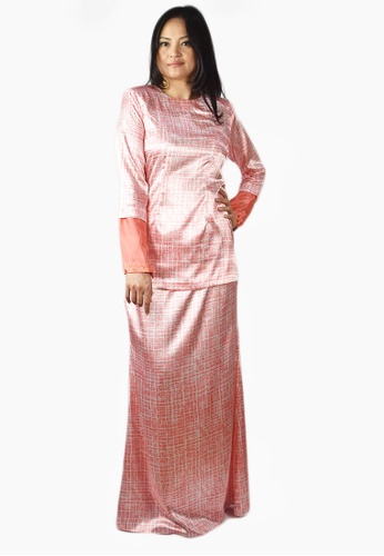 Buy Vini G Coral Pink Abstract Satin Baju Kurung Modern Online Zalora Malaysia