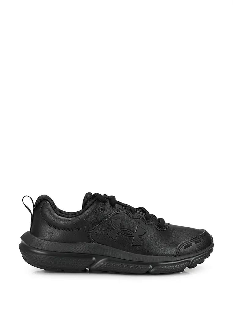 Under armour discount boys black shoes