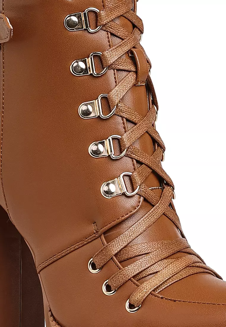 Lace up Combat Boots in Tan