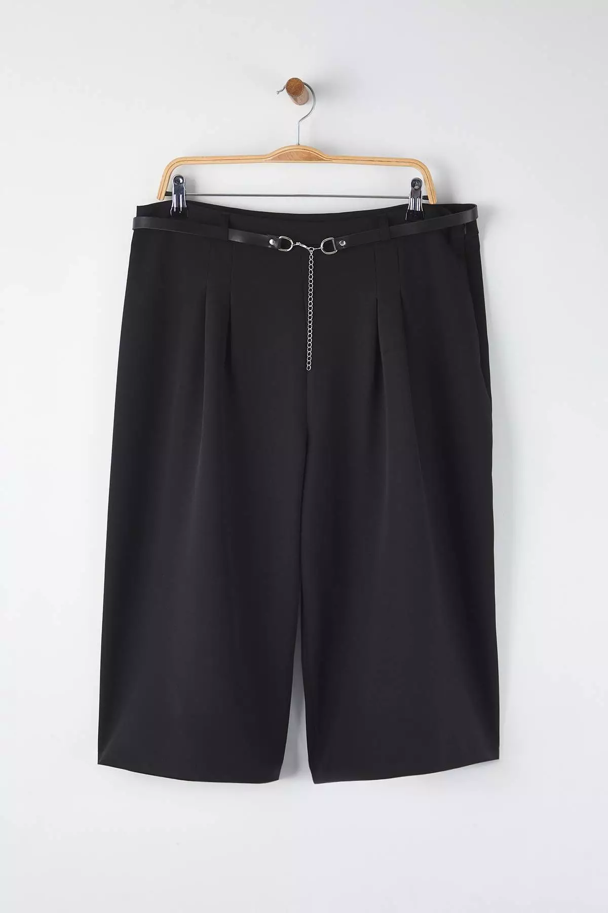 Black Wide Leg Accessory Detailed Capri Plus Size Shorts & Bermuda