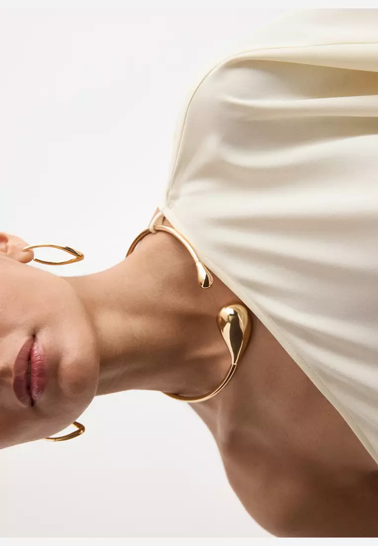 連帽連身裙配泡泡袖