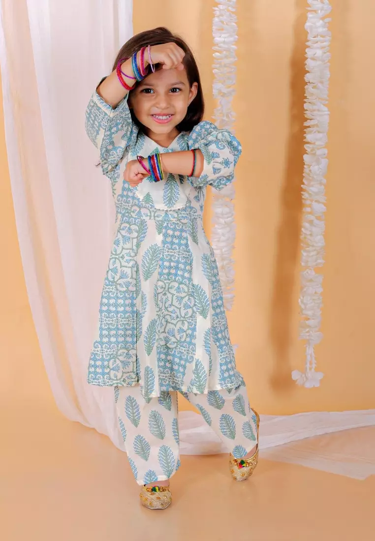 Neeldhara 女孩花卉印花 Anarkali Kurta 套装