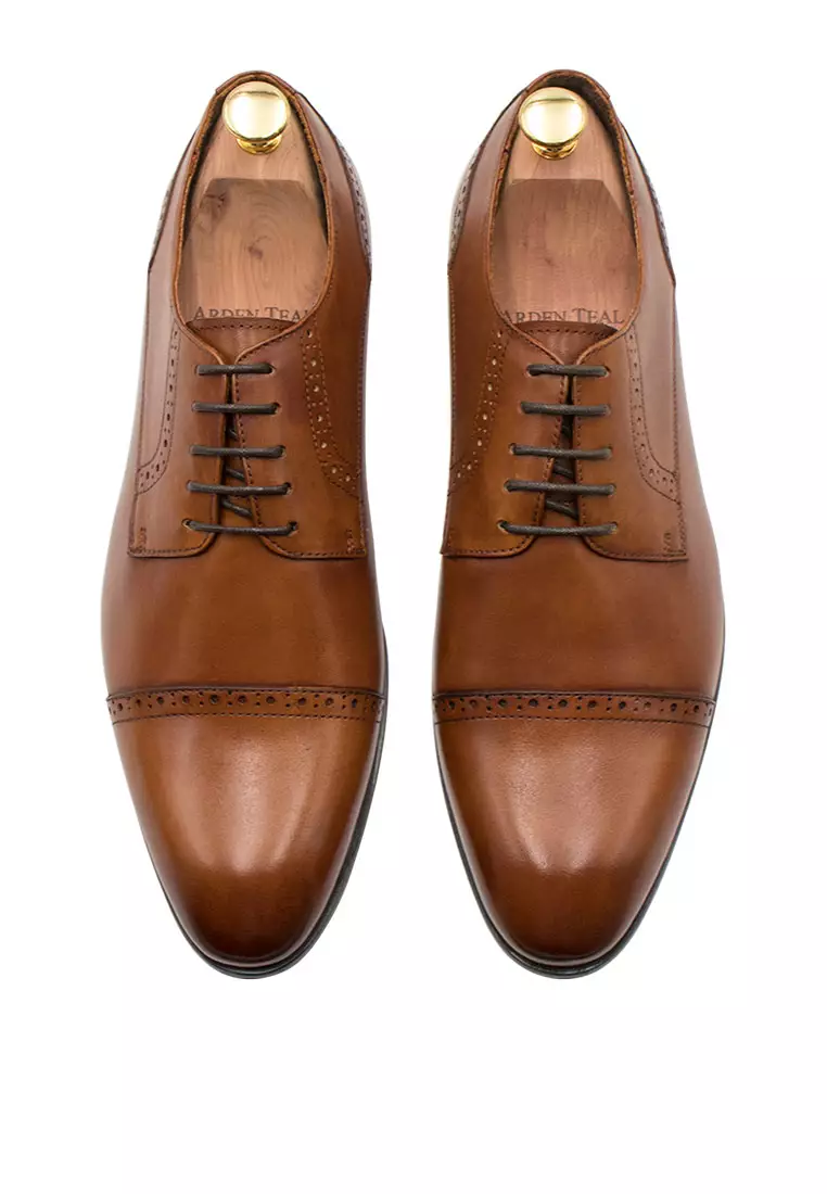 Estero Straight Cap Chestnut Derby