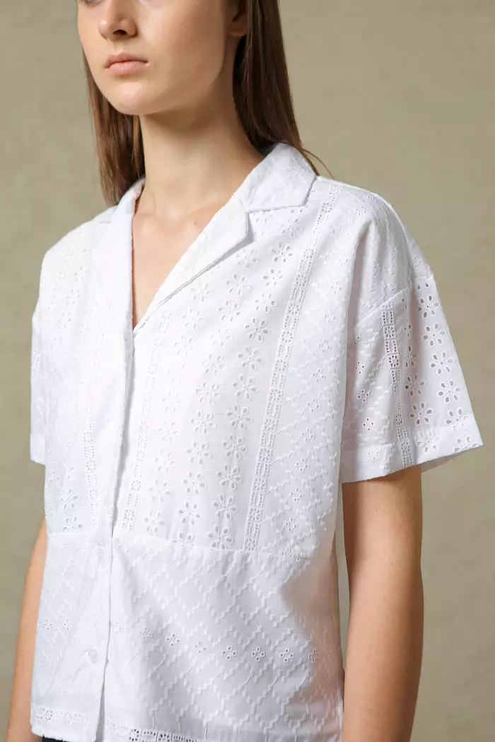 COTTONINK Studio - Atasan Kemeja Wanita Off-white Embroidery Cardin #StudioSummerCollection