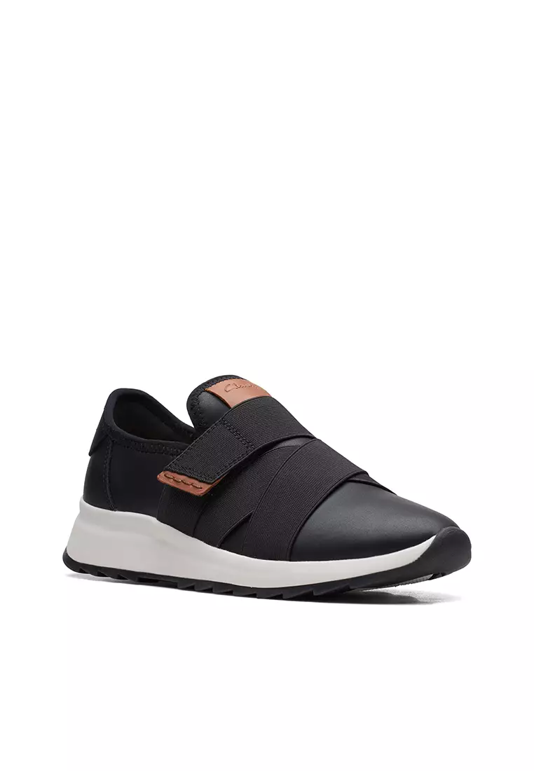 Discount on Clarks  shoes - SKU: Dashlite Strap Trainers Black