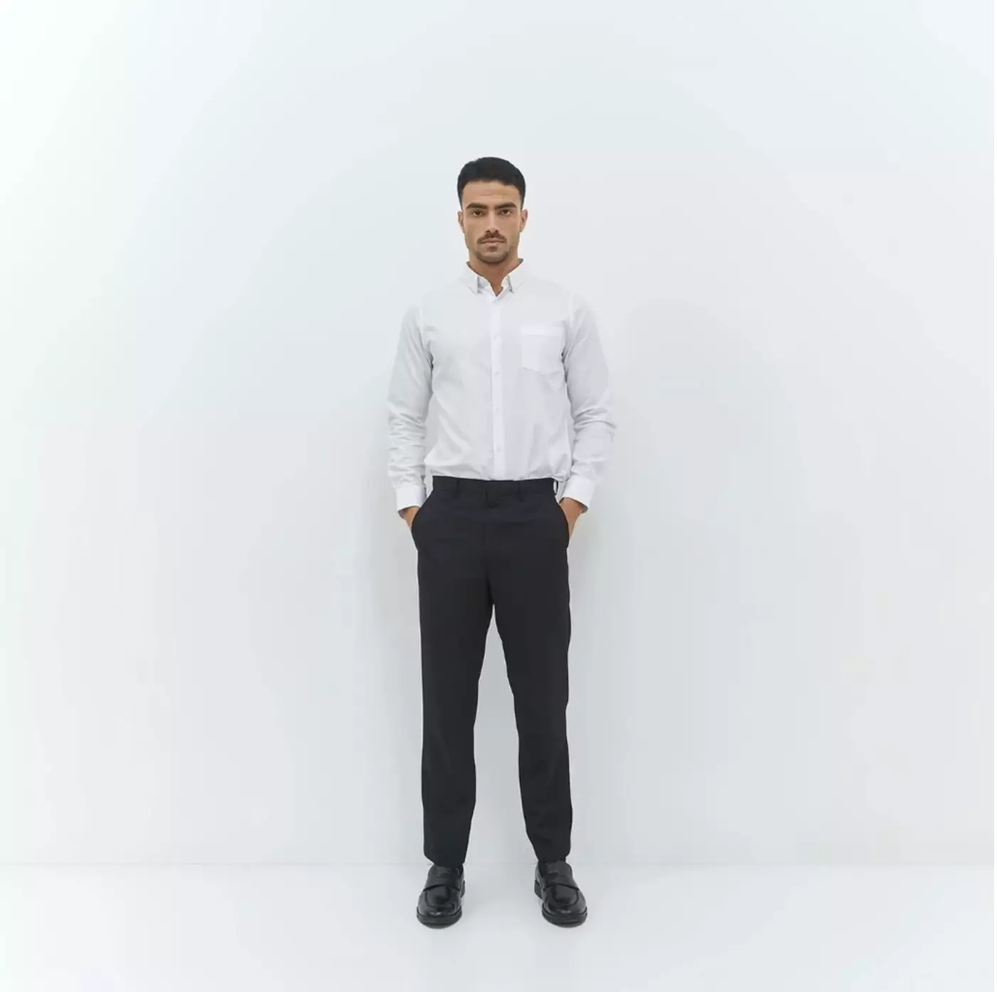 Jobb Vilatoro Celana Panjang Pria Regular Fit Hitam Warna Black