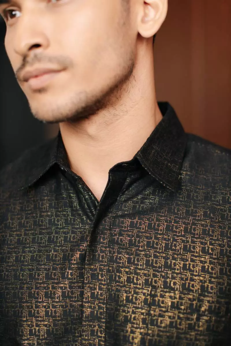 Kalyna Black Kemeja Pria  Panjang Regular Fit Furing Foil