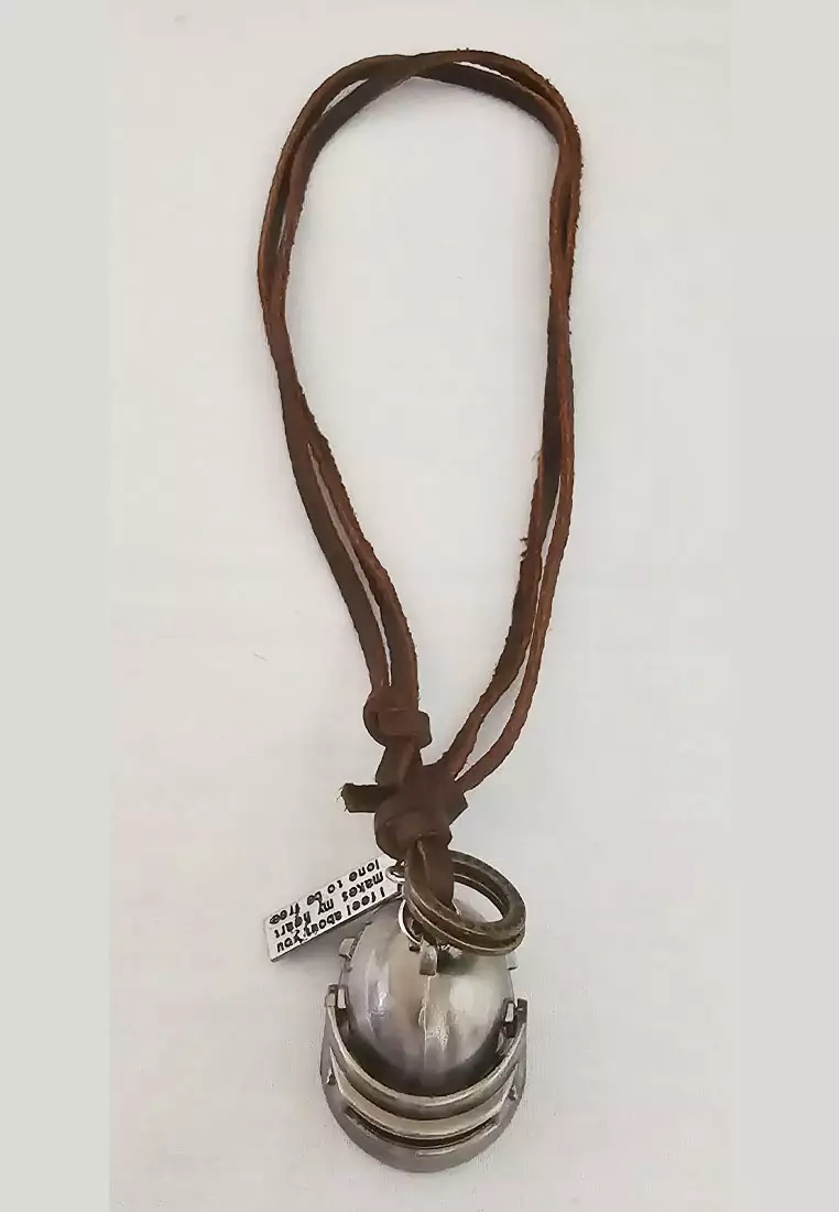 Aksesoris  Pria 3-D Helmet Leather Necklace Kalung Kulit Pria