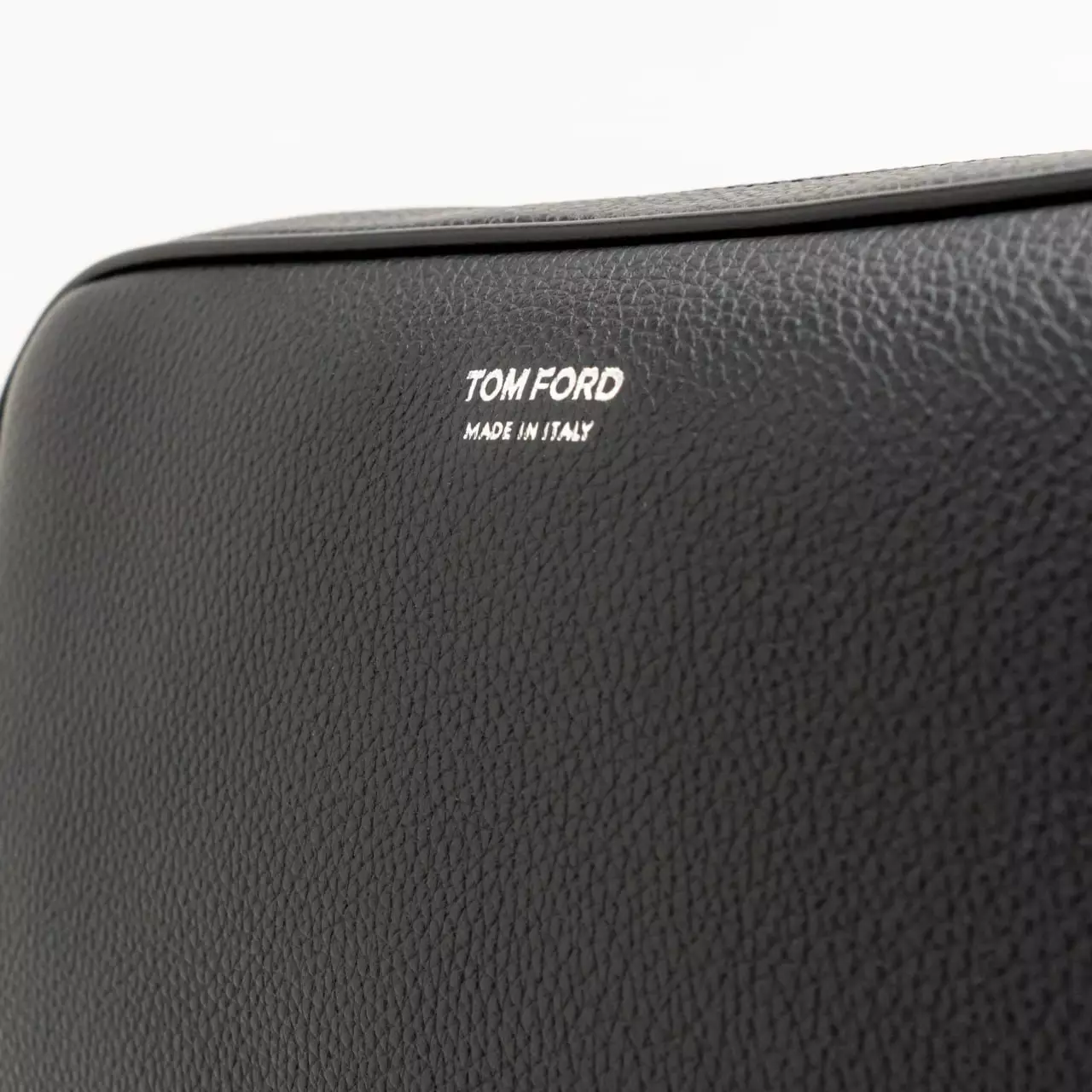 Toiletry Case in Grained Leather Black