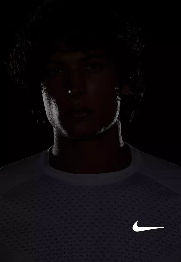 Stride Dri-FIT ADV Short-Sleeve Running Top