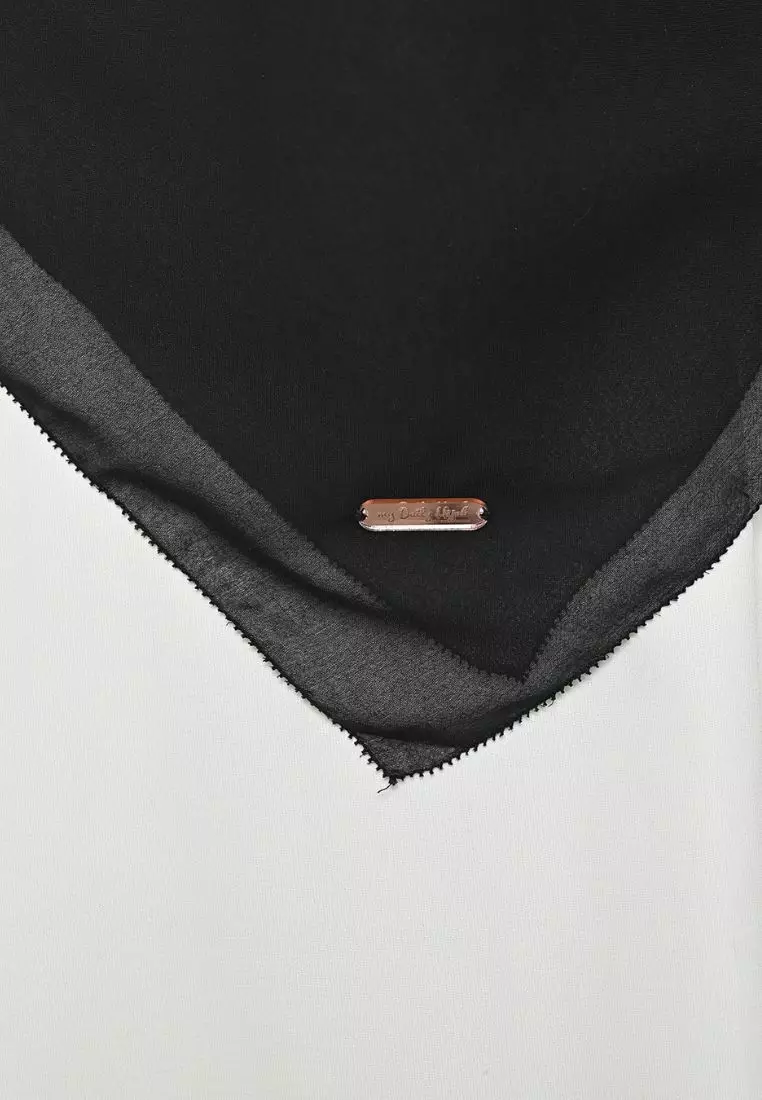 Hijab Segi Empat Voal Anabela Eyelash Black
