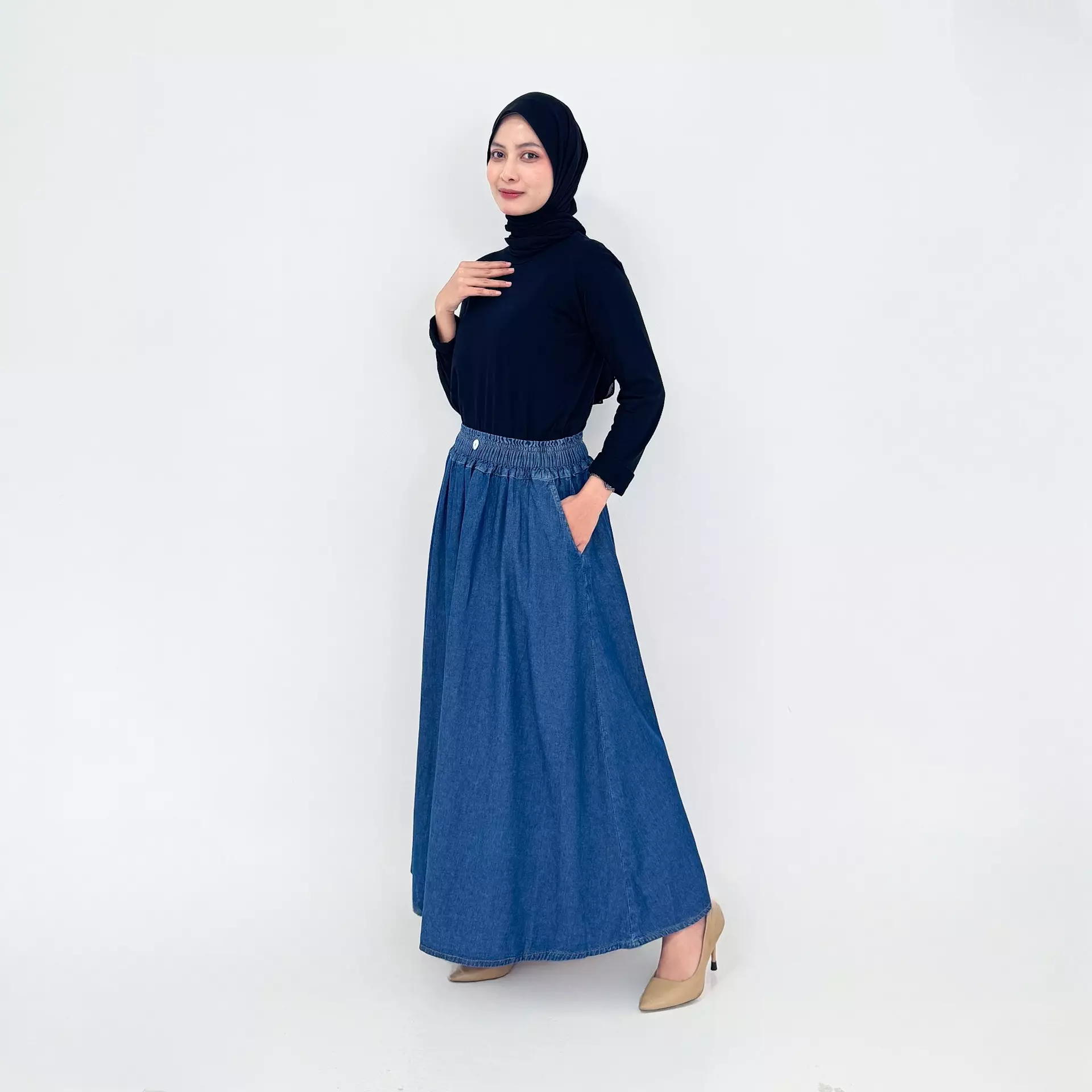 Rok Panjang Jeans Wanita - Calista Denim Midi Skirt