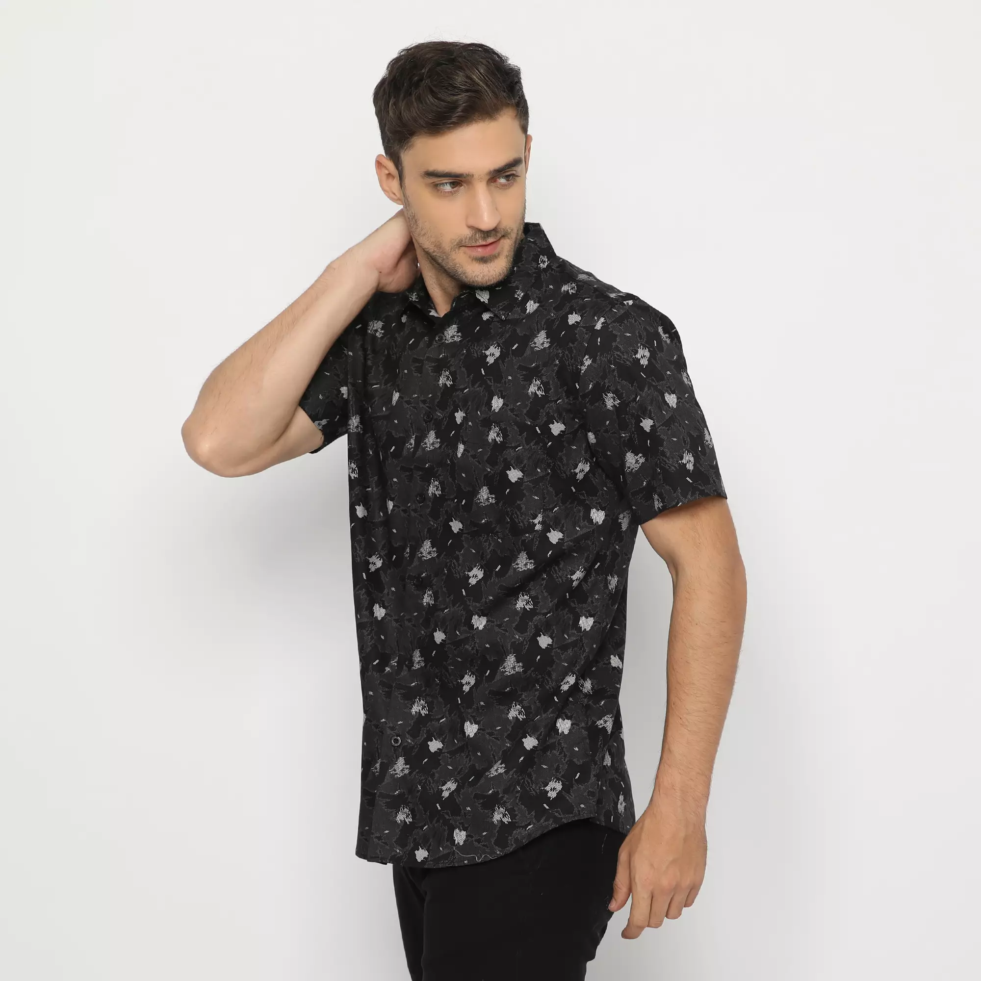 Platini Kemeja Motif Pria Lengan Pendek Katun Hitam 132151