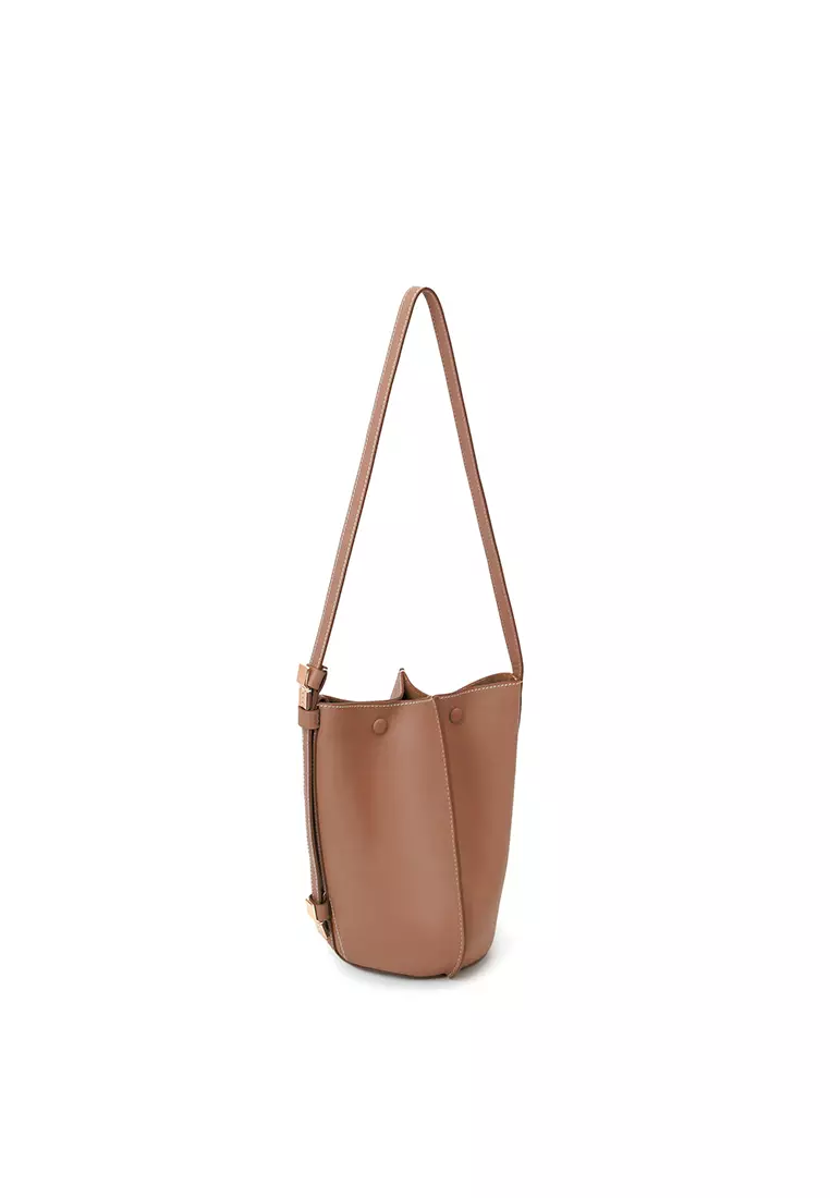 ORUKAMI Flat Hook Convertible Bucket Tote Small - Caramel