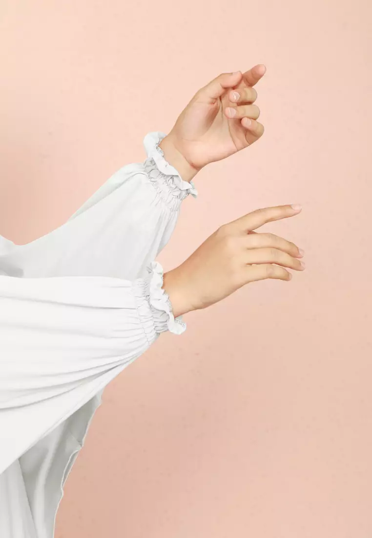 Cotton Bee - Halwa Bergo Lengan | Hijab Instan Syari - White