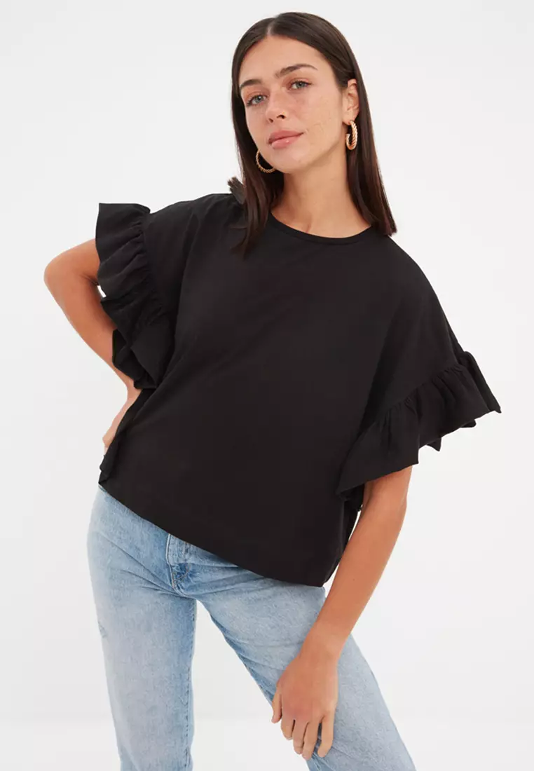Ruffle Detailed Basic Crew Neck Knitted T-Shirt