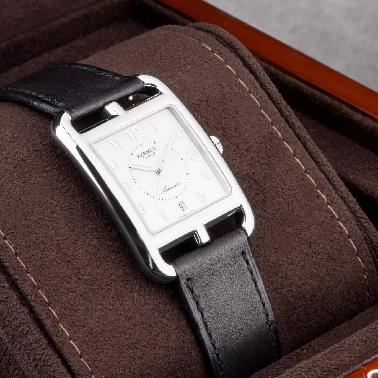Cape COD Automatiqu Watch Large 37mm Black Barenia Calfskin Shw