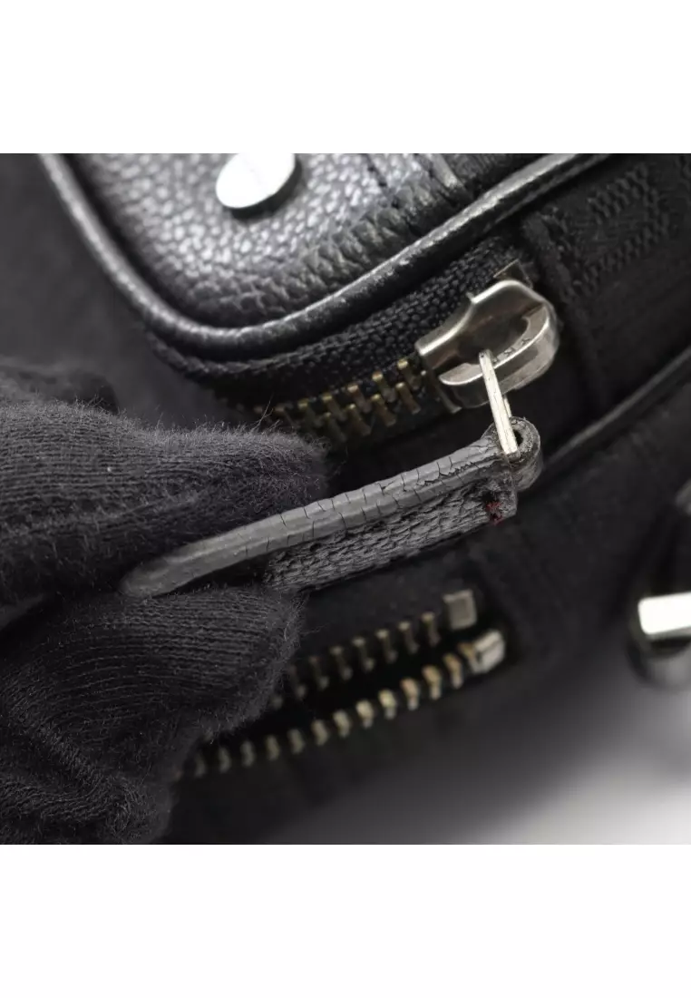 Pre-Loved Givenchy 4G logo Shoulder bag canvas leather black