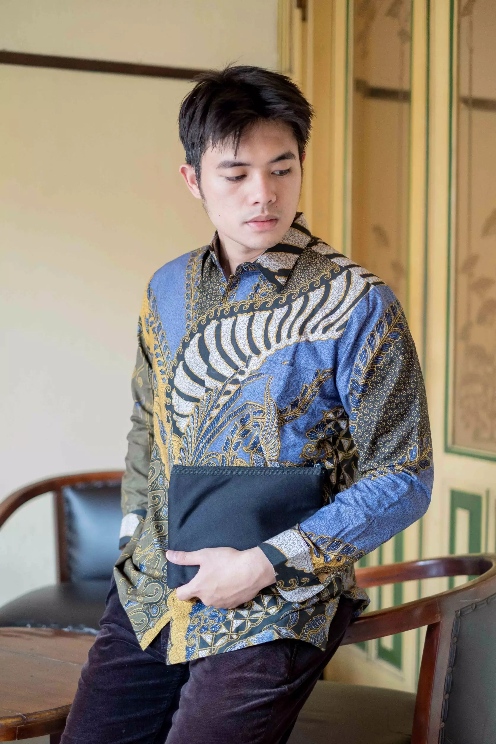 Batik Rizqina Bayanaka Kemeja Batik Slimfit Pria Lengan panjang