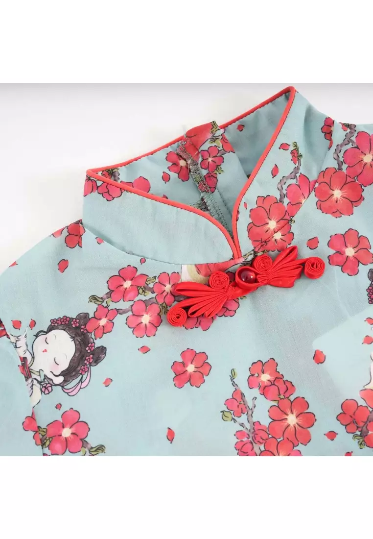 小女孩在紅梅花中跳舞嬰幼兒女童旗袍裝連衣裙0853