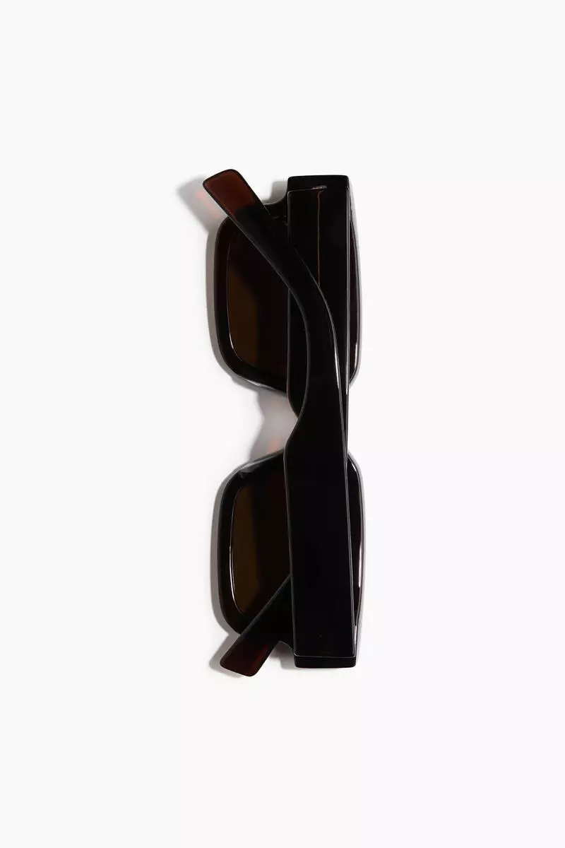 Polarised sunglasses