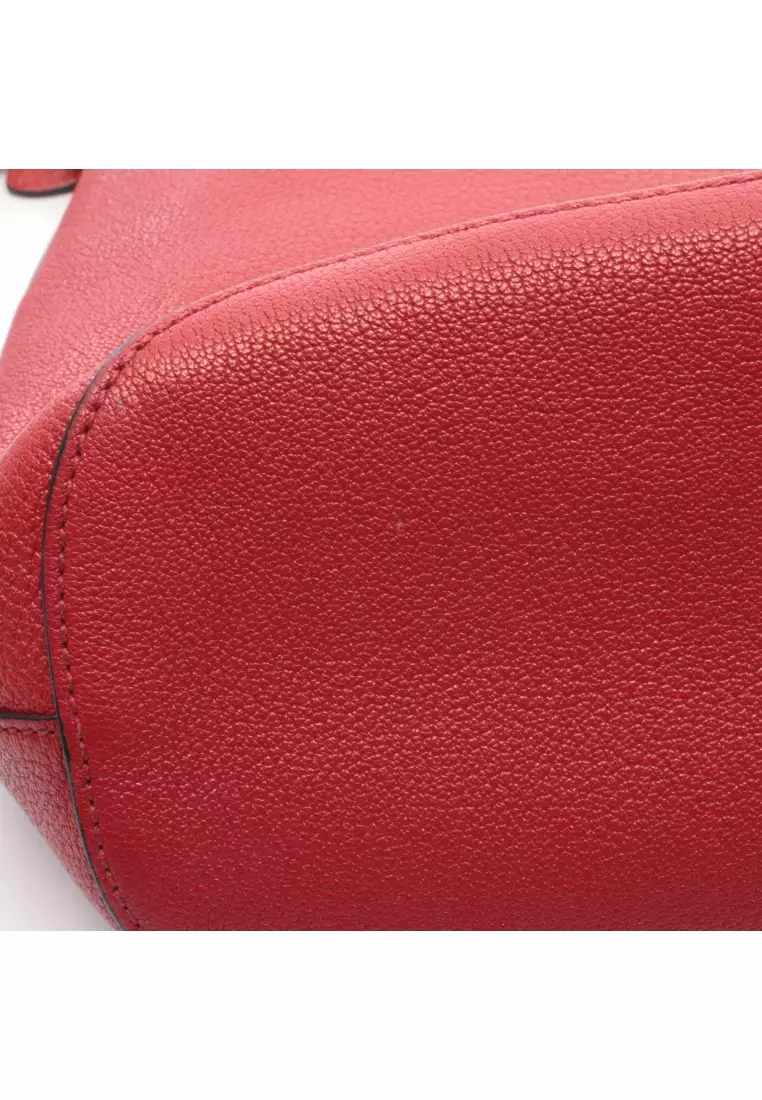 Pre-Loved MIU MIU MADRAS Madras Shoulder bag leather Red