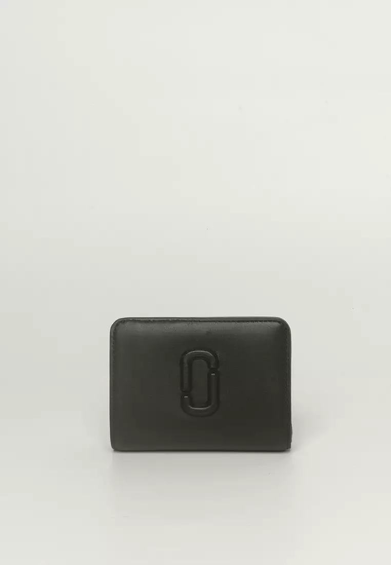 【関税&送料込】Marc Jacobs The Covered J Marc Mini Compact The Covered J Marc mini compact wallet | Le Noir
