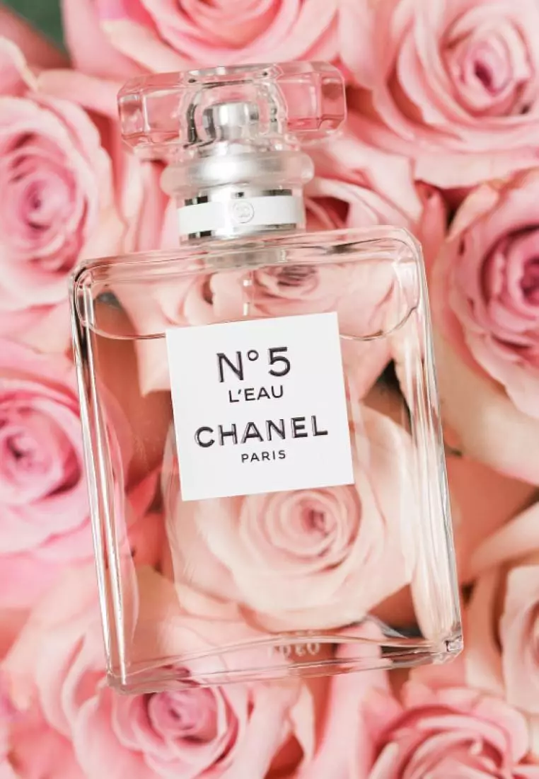 Buy Chanel N°5 L'EAU EAU DE TOILETTE SPRAY 100ml Online | ZALORA