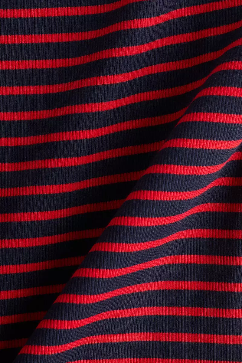 Ribbed boat-neck top