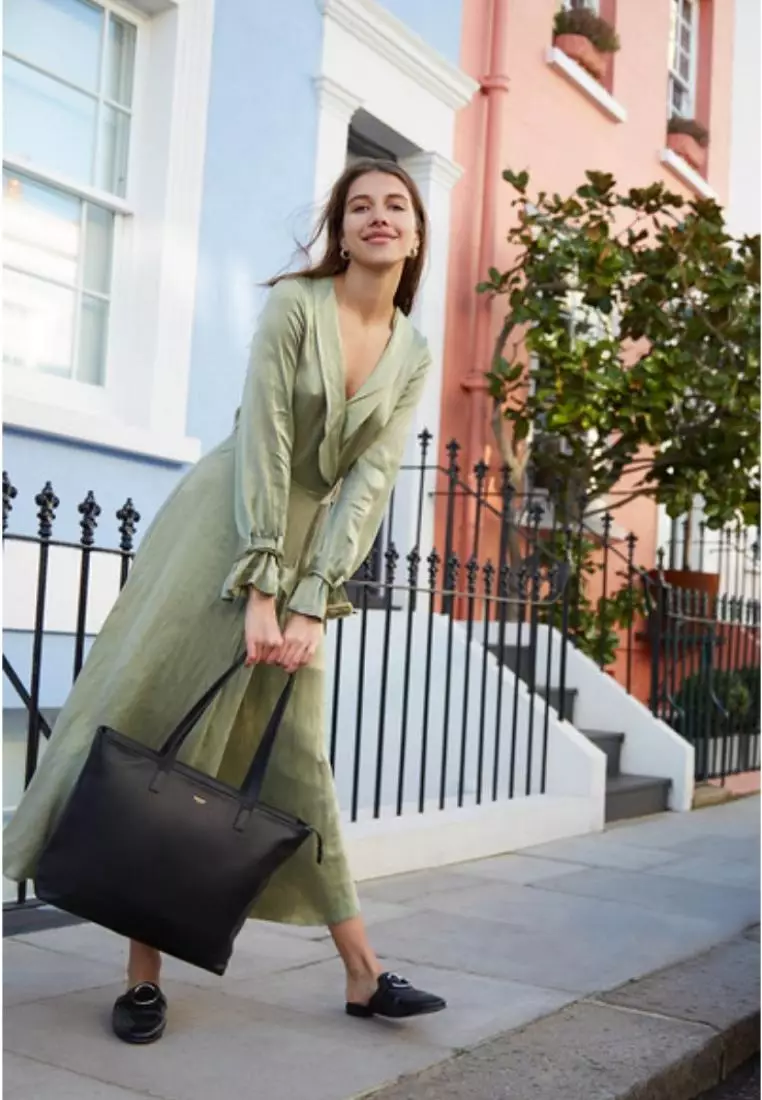 Buy knomo Maddox 15" Leather TopZip Tote (Black) 2024 Online ZALORA