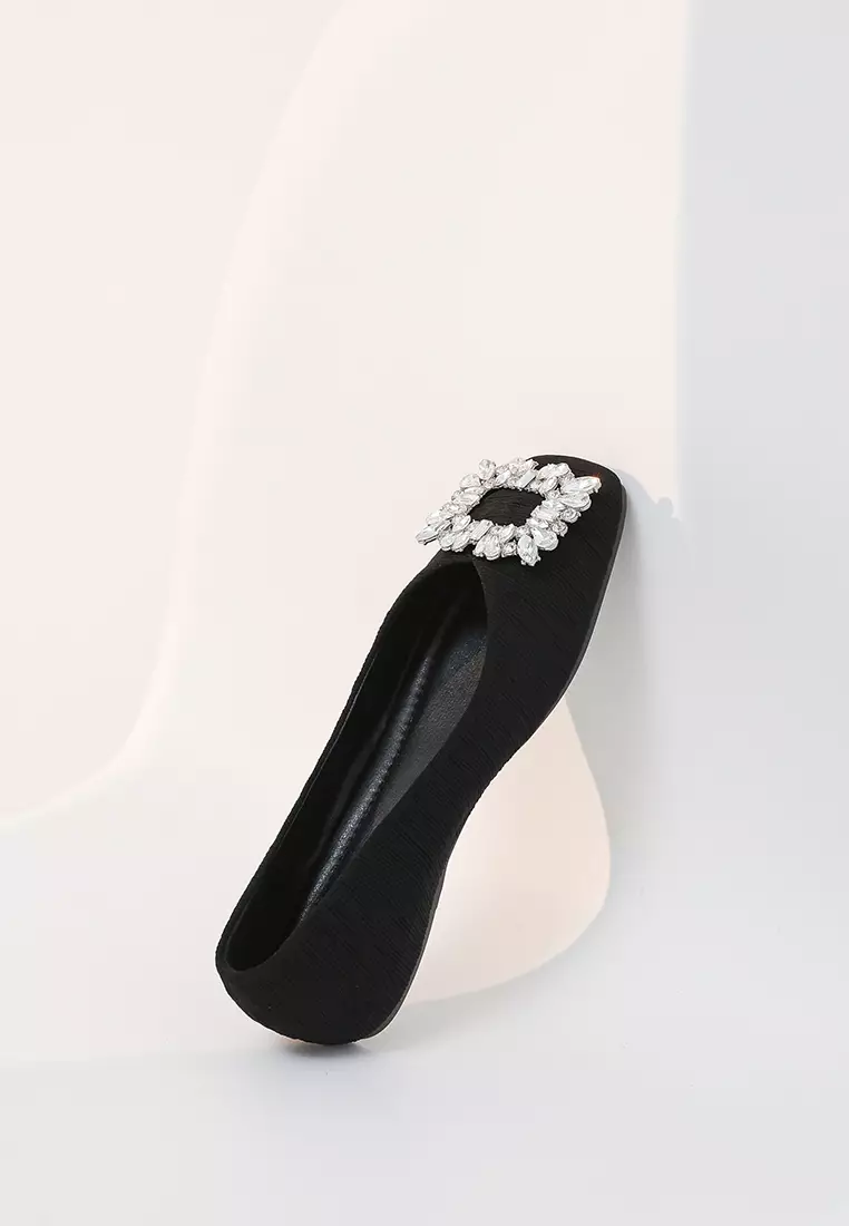 Rhinestone Buckle Flat Shoes WW566-1
