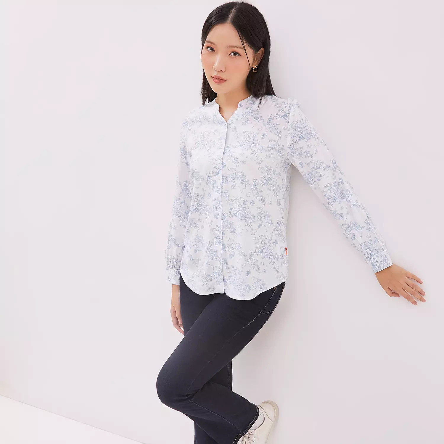 DUST Blouse Abstrak Miswa Putih ECOVERO™️ Comfease (D.116478)