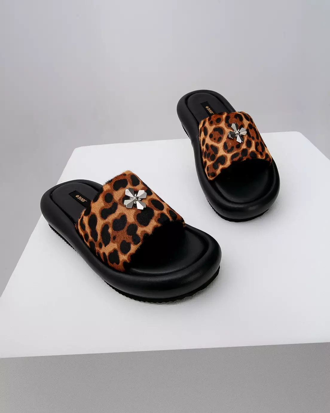 Pantolets
