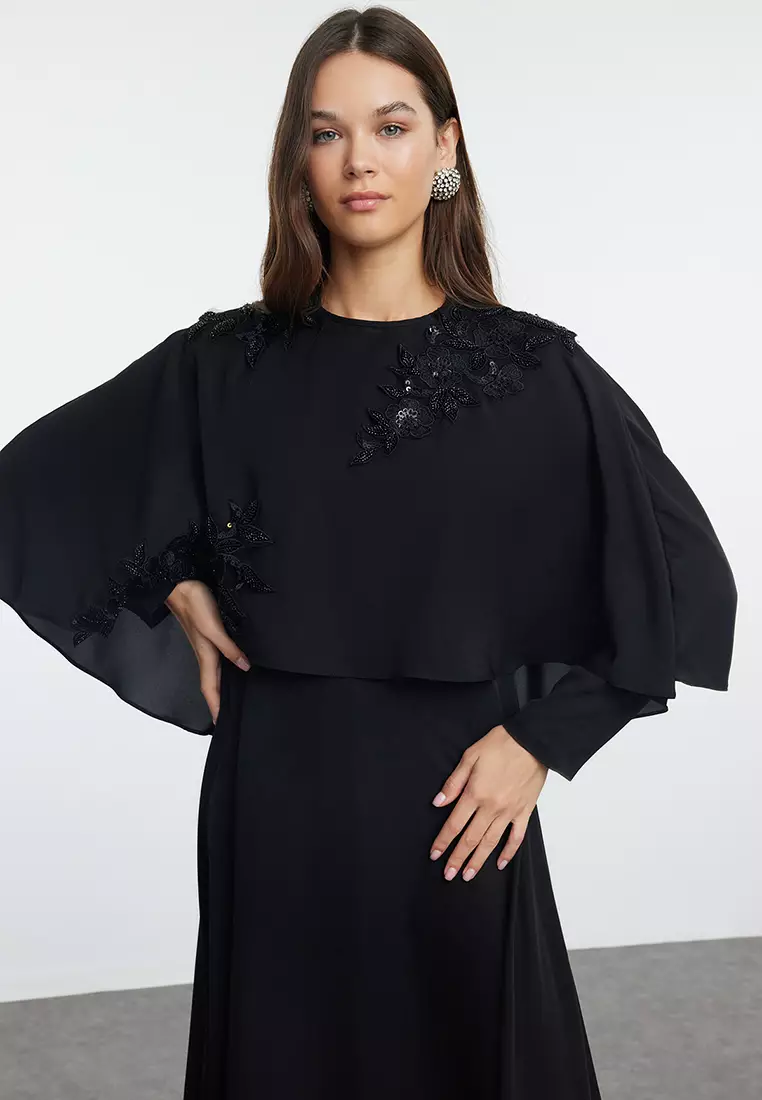 Black Stone Embroidered Evening Dress With Cape Detail - Tctss24Db00077