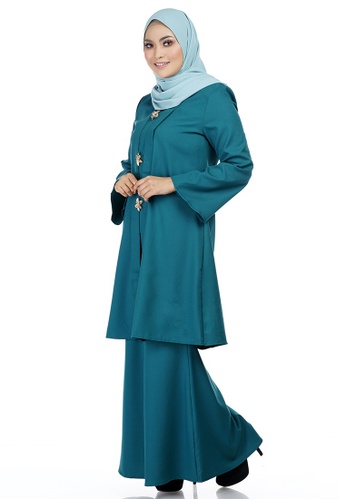 Buy Nawra Kebarung with Gold Brooch from Ashura in Green and Multi only 99.9