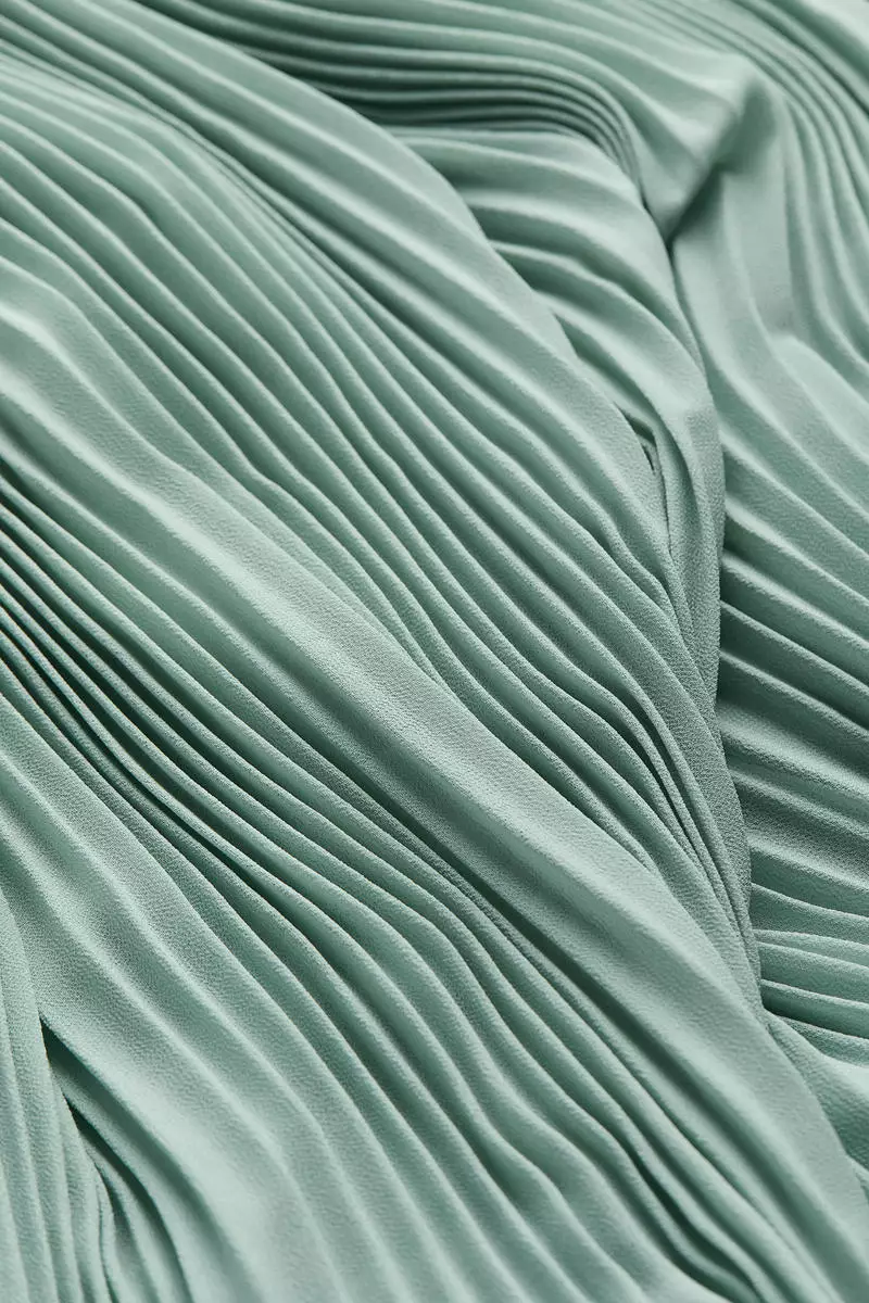 Tie-detail pleated dress