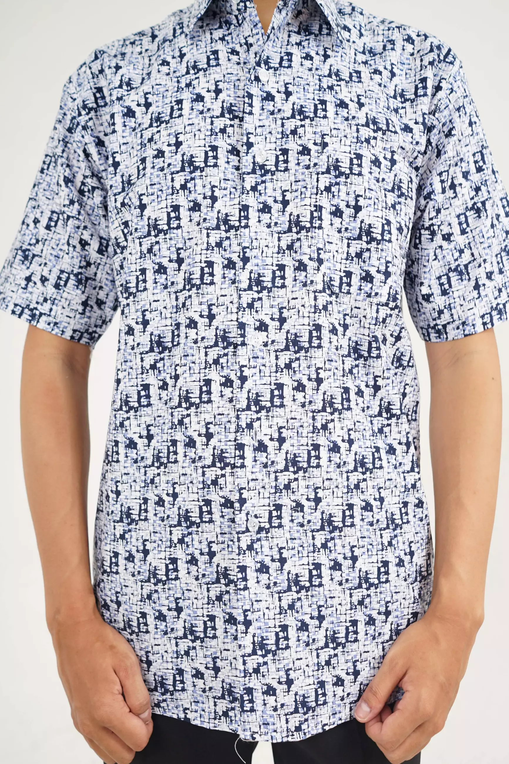 Andre Michel Kemeja Lengan Pendek Motif Abstrak Putih Biru 16645