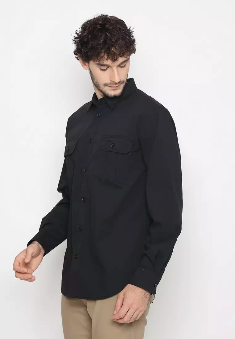 POLICE Kemeja Polos Canvas Kantong Dua Hitam Regular Fit Pria
