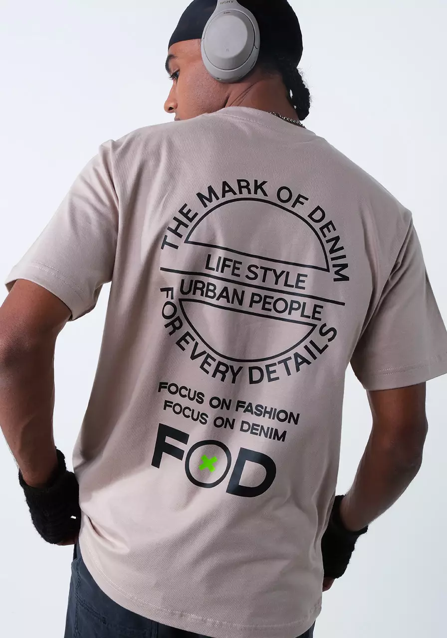 Kaos Pria Regular Opium Khaki