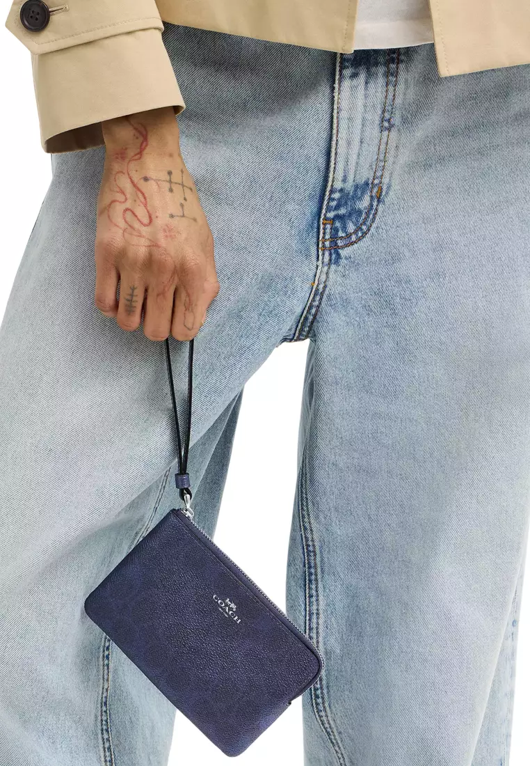 Corner Zip Wristlet In Signature Canvas - Blue/ Navy CCK71
