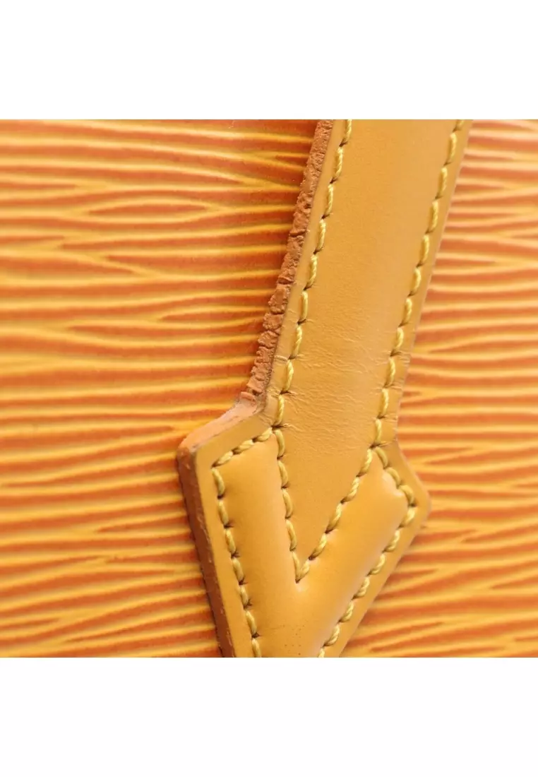 Pre-Loved Louis Vuitton Saint-Jacques Epi tassi yellow Handbag leather yellow