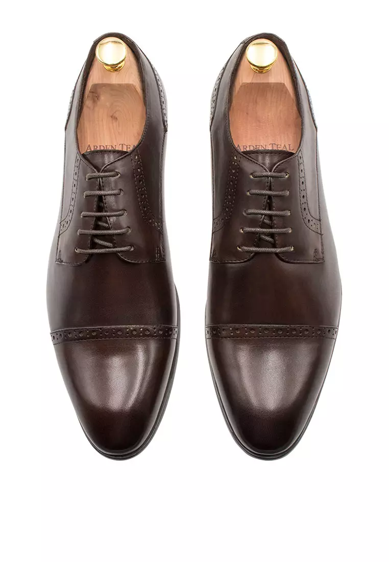 Estero Straight Cap Walnut Derby