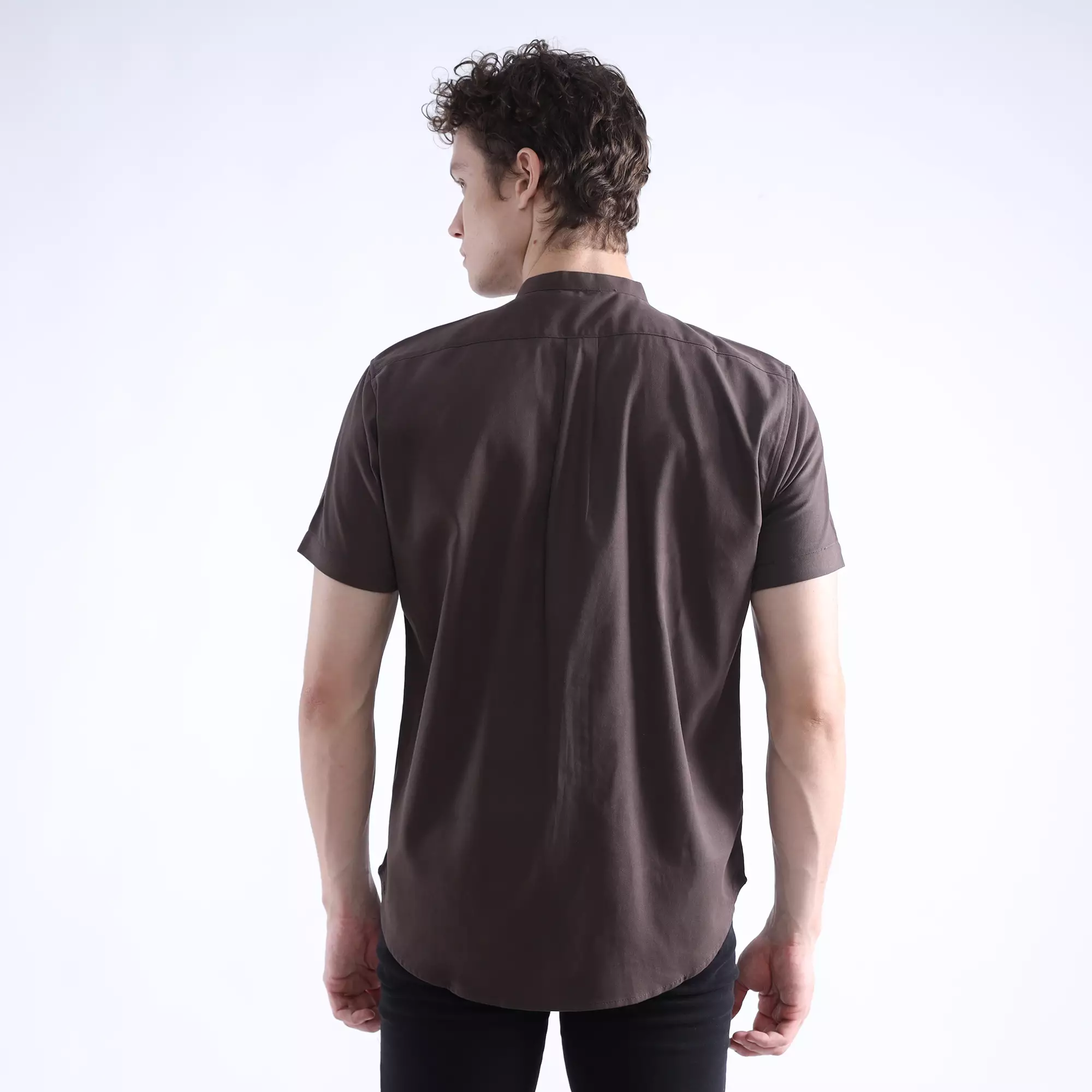 LARUSSO X Rizky Ridho - Form + Focus - Koko Ultra Soft Lengan Pendek - Turkish Brown