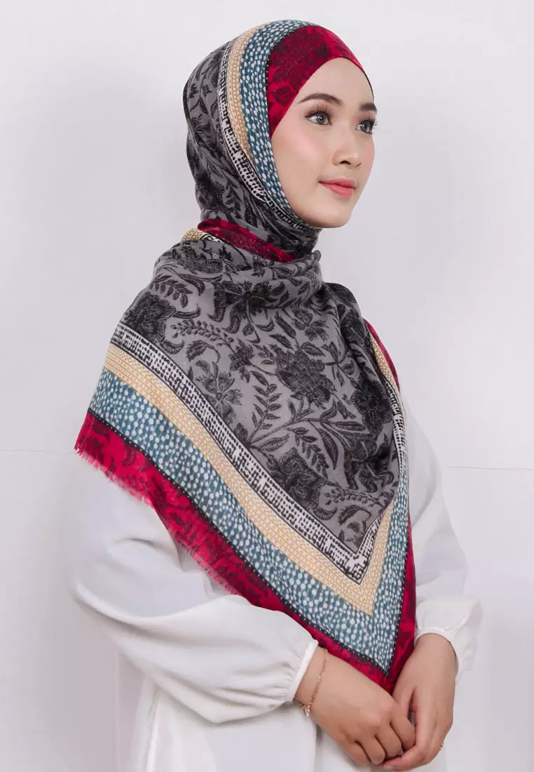 Diora Cotton Viscose Pashmina Hijab Black & Red