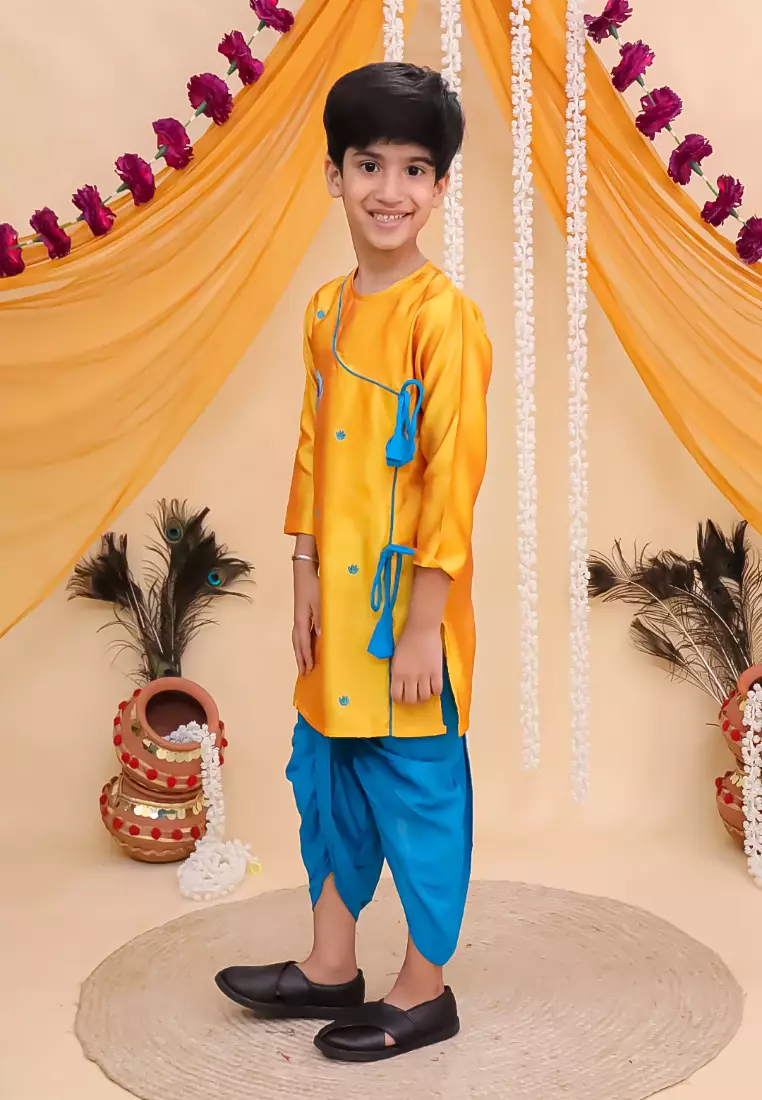 The Mom Store Vrindavan Vibe 刺绣男童 Dhoti 库尔塔套装 - 黄色