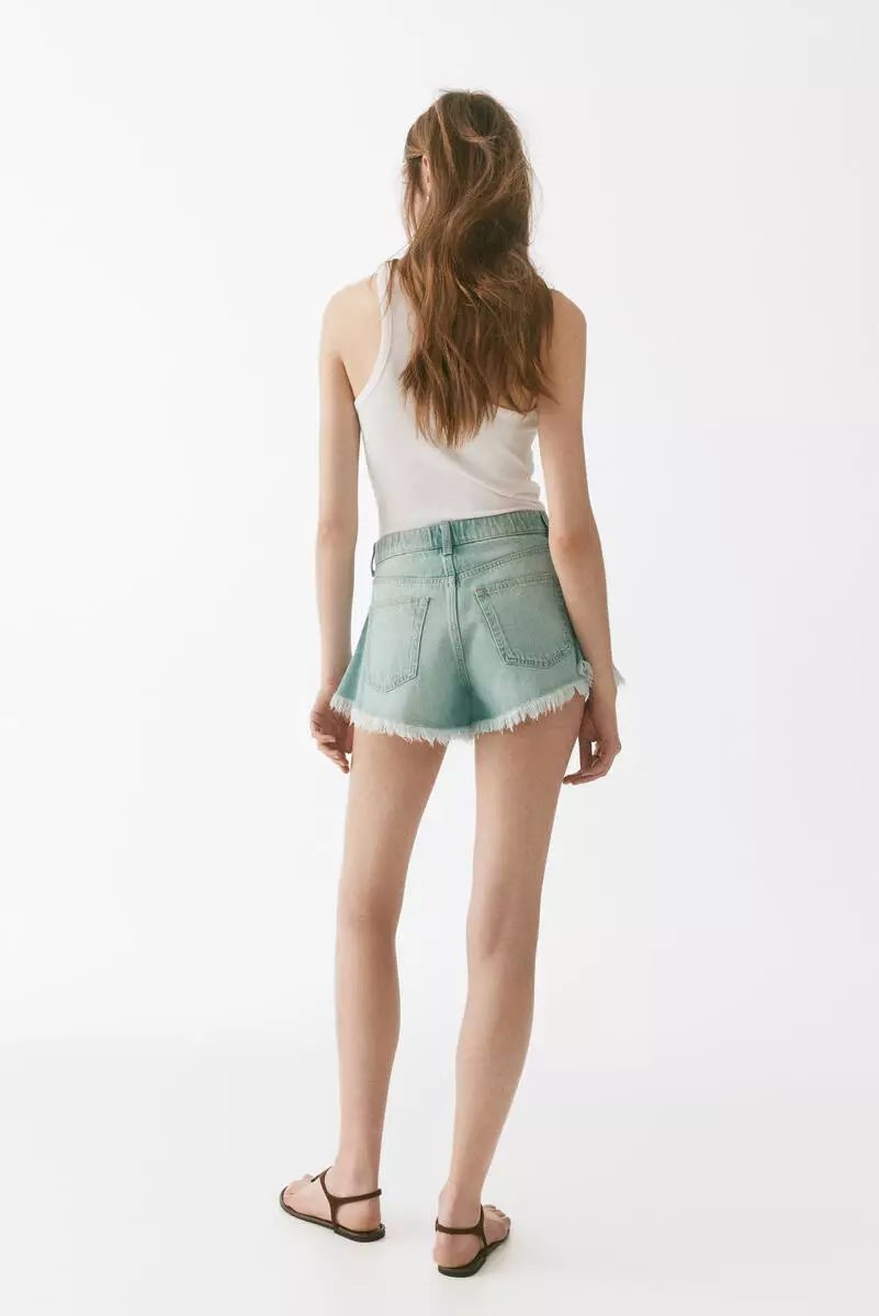Frayed denim shorts