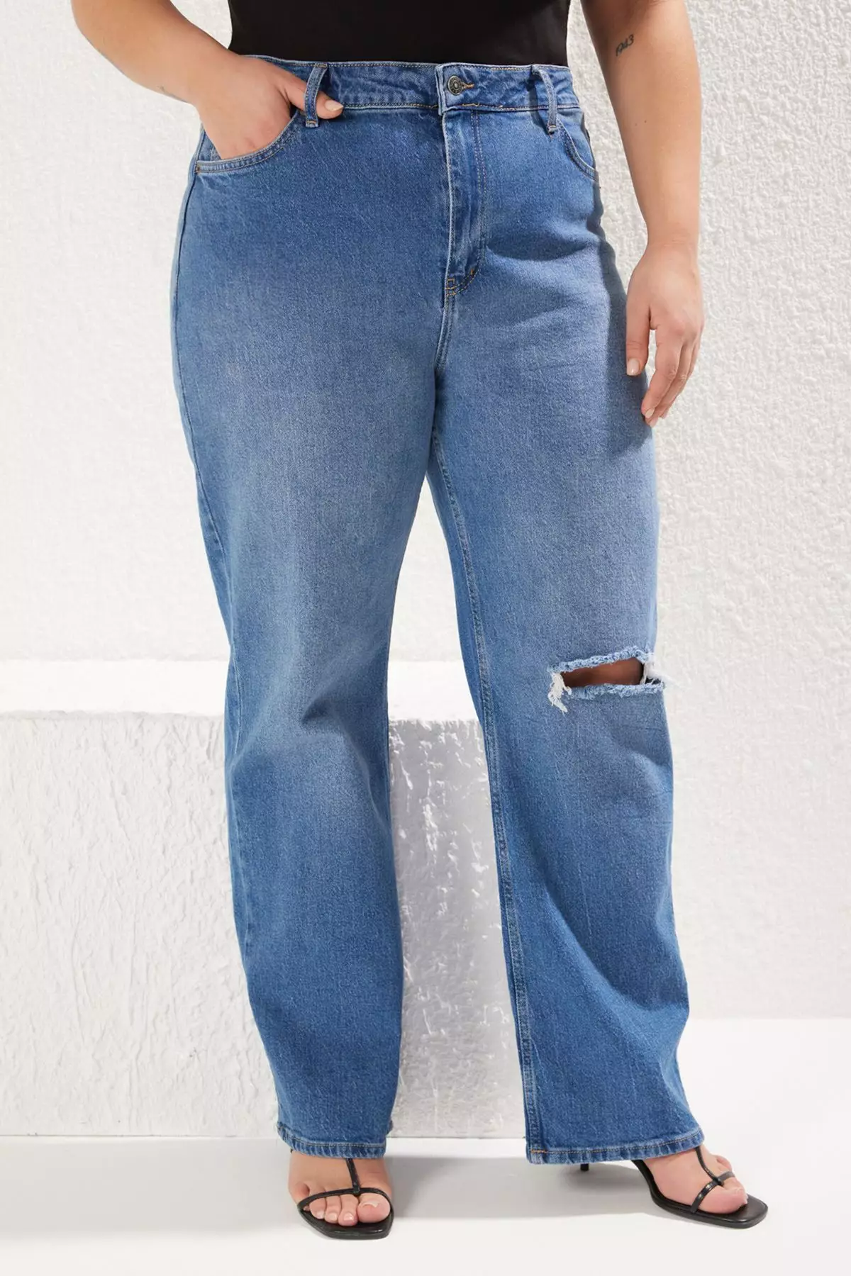 Buy Trendyol Plus Size Ripped Straight Fit Jeans 2025 Online