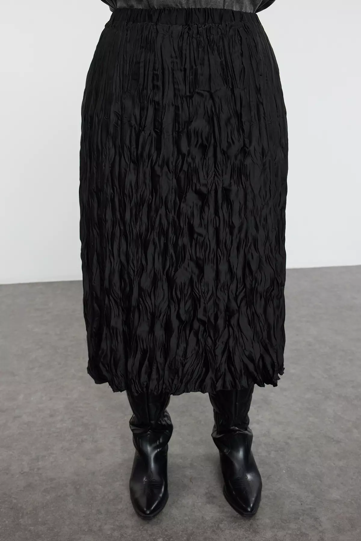 Plus Size Textured Midi Skirt