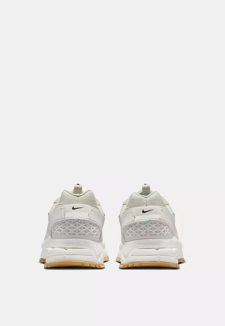 Zoom Vomero Roam Winterized Shoes